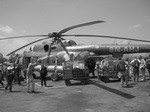 Shigatze 2004 - trasferimento del team di Interplast con un vecchio elicottero russo dal nepal al tibet attraverso l'himalaya