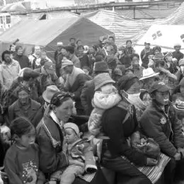 shigatse 2004, i pazienti in attesa di essere visitati